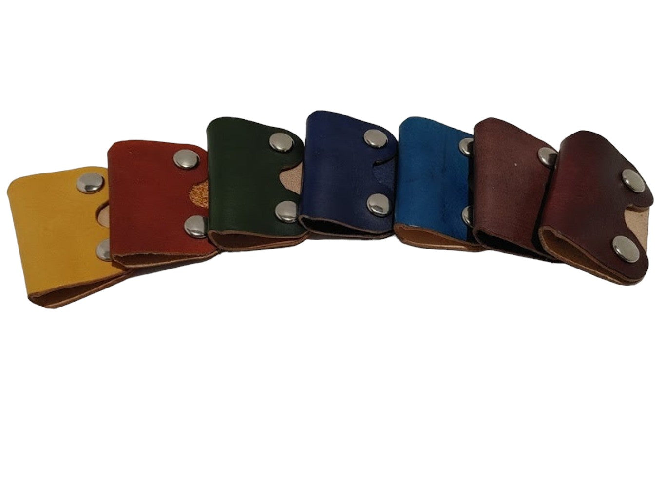 Earphone Holder Designed to hold most corded earphones on the market. Hand-crafted in a variety of leathers we have in stock including: Hand-Dyed Vegtan, Milled Vegtan and Pull-up Oiltan Leather.